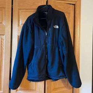Men’s black North Face jacket